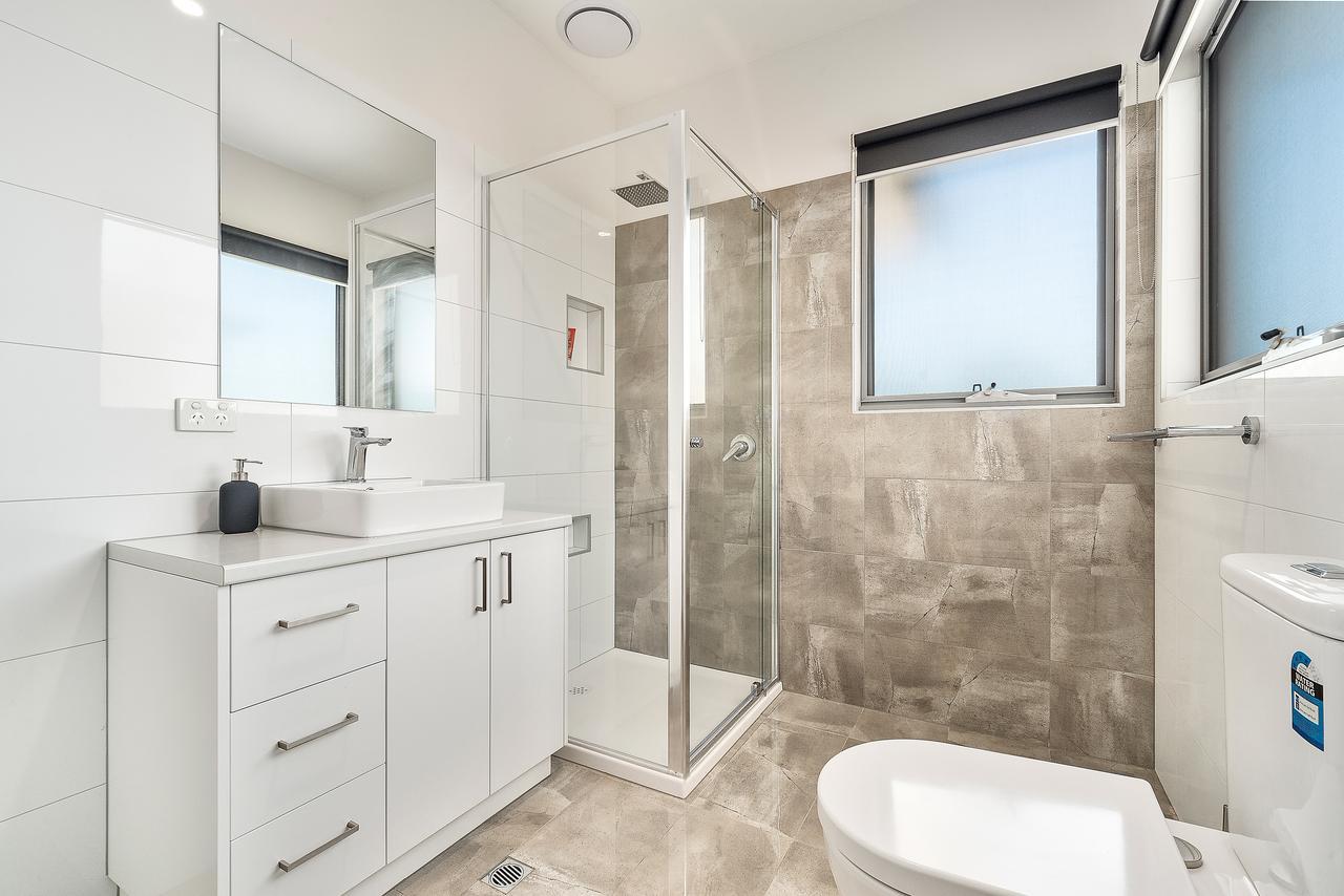 Rosewater Townhouses Dromana Esterno foto